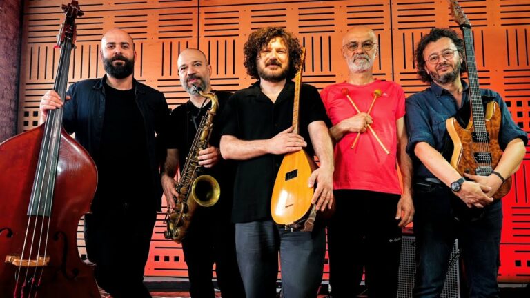 World Fusion Zeki Çağlar Namlı Saz Band