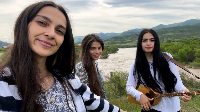 SAVE UKRAINE Trio Mandili